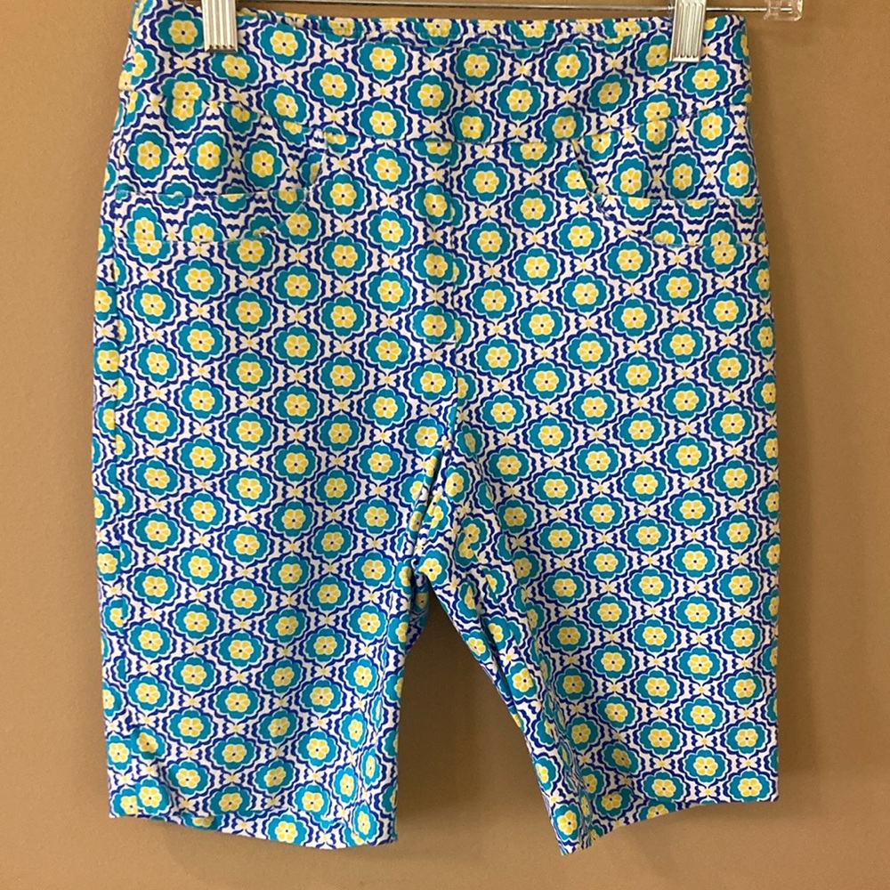 EP PRO Pull on Floral Shorts Size Small